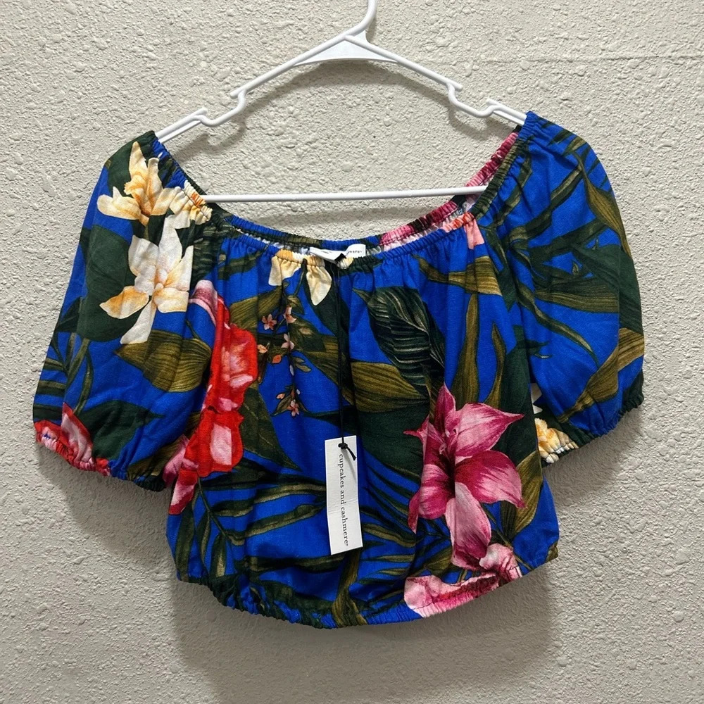 Cupcakes and Cashmere Linen Blend Blue and Floral Print Smocked Crop Top NWT XS
